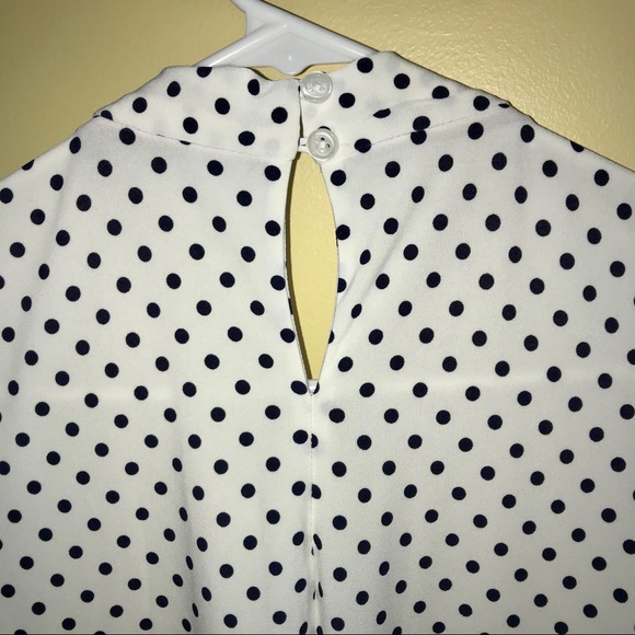 Tommy Hilfiger sleeveless blouse. - Picture 4 of 4